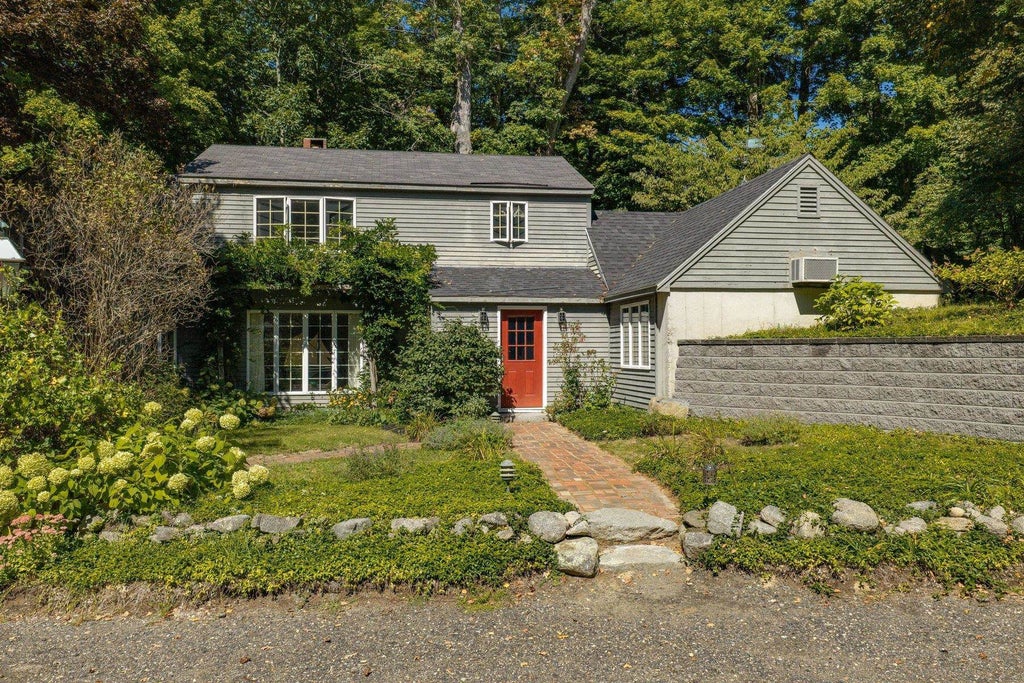 Photo of 172 Packers Falls Road, Durham, NH 03824 (MLS # 5110296)