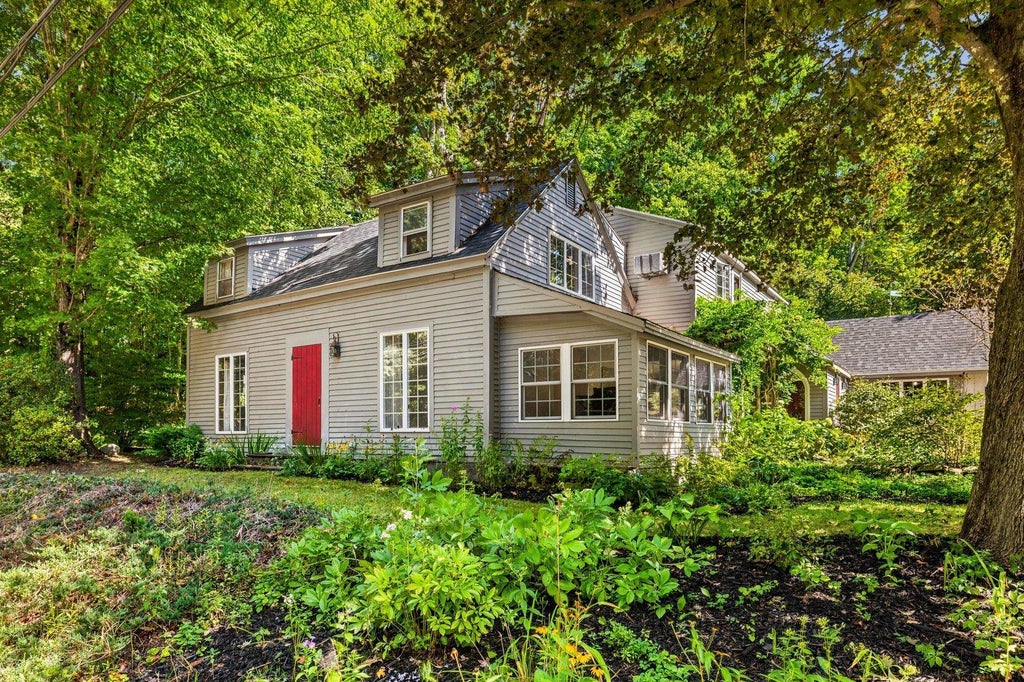 Photo of 172 Packers Falls Road, Durham, NH 03824 (MLS # 5110296)