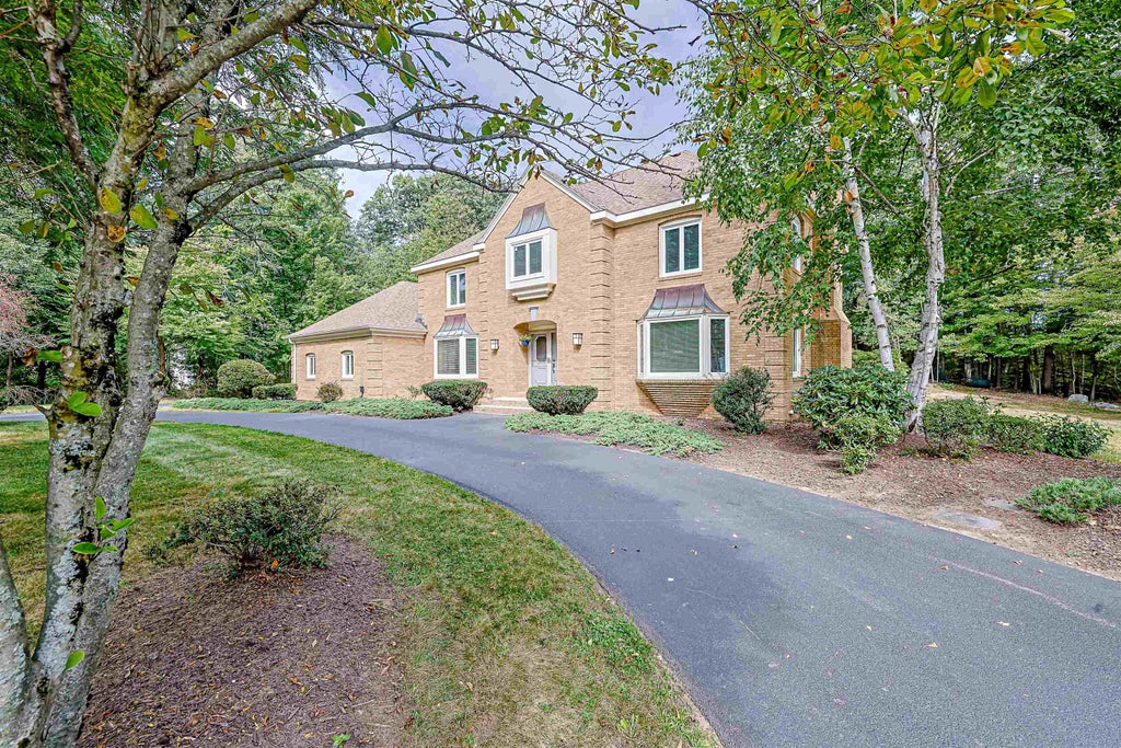 Photo of 33 Indian Rock Road, Nashua, NH 03063 (MLS # 5110883)