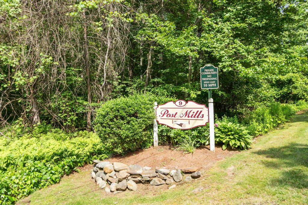 Photo of 9 Crane Crossing Road #4, Plaistow, NH 03865 (MLS # 5094231)