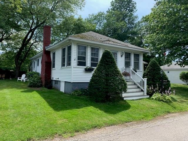 Photo of 10 Powers Avenue, Rye, NH 03870 (MLS # 5101214)