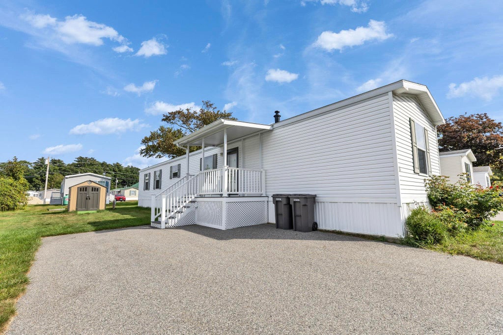 Photo of 101 Dart Drive, Salem, NH 03079 (MLS # 5113118)