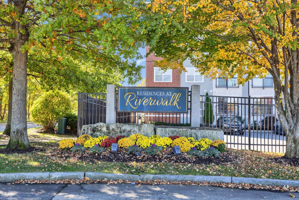 Photo of 94 Riverwalk Way, Manchester, NH 03101 (MLS # 5115289)