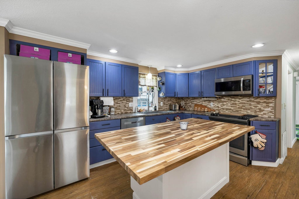 Photo of 5 Bulova Drive, Nashua, NH 03060 (MLS # 5106100)
