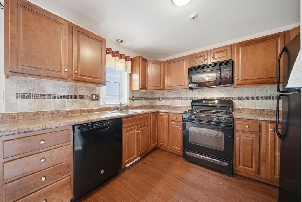 Photo of 7 Sundown Drive #A, Derry, NH 03038 (MLS # 5089053)
