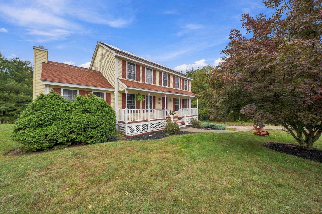 Photo of 17 Willow Street, Derry, NH 03038 (MLS # 5113643)