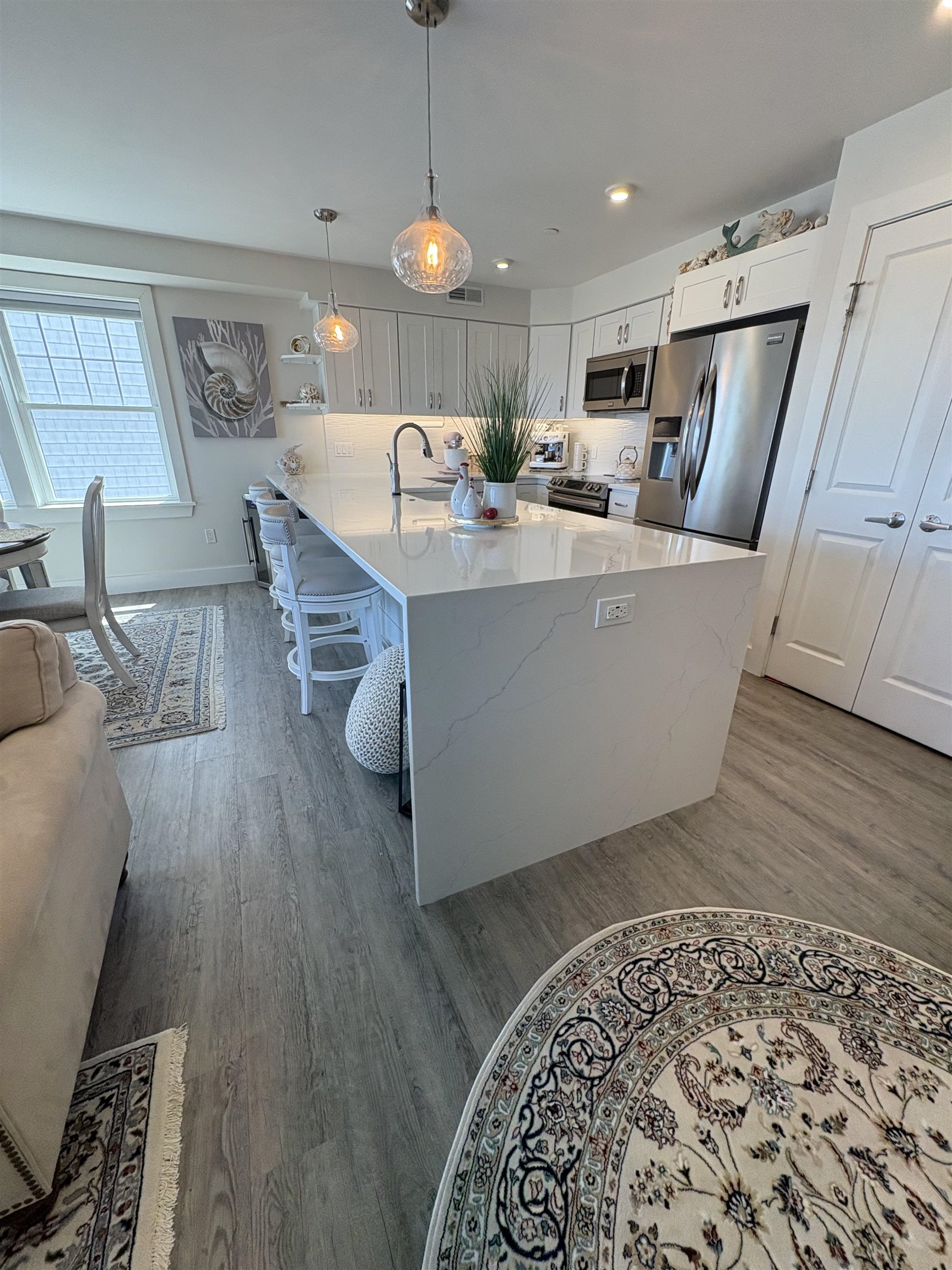 377 Ocean Boulevard 3