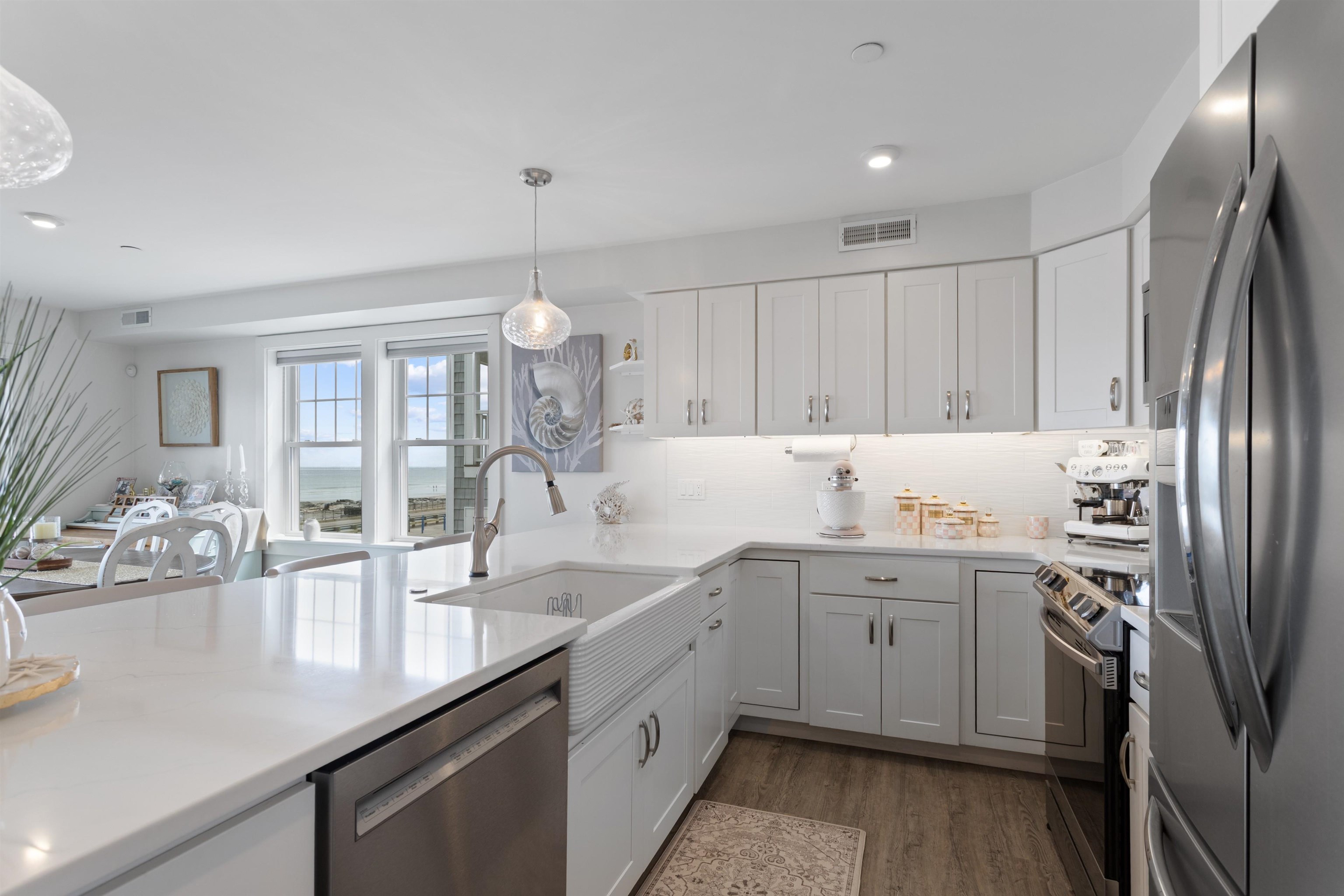377 Ocean Boulevard 3