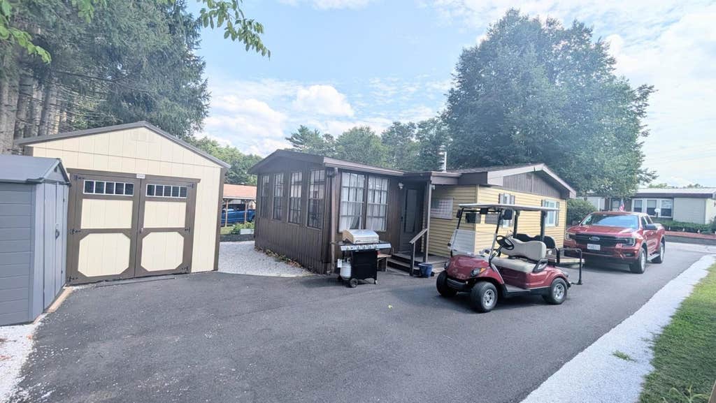 Photo of 66 Rachael Circle, Goffstown, NH 03045 (MLS # 5106231)
