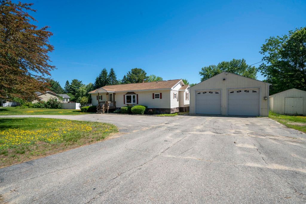 Photo of 50 Chester Turnpike, Allenstown, NH 03275 (MLS # 5094008)