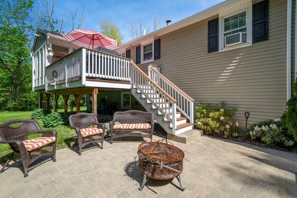 Photo of 123 Brady Avenue, Salem, NH 03079 (MLS # 5090979)