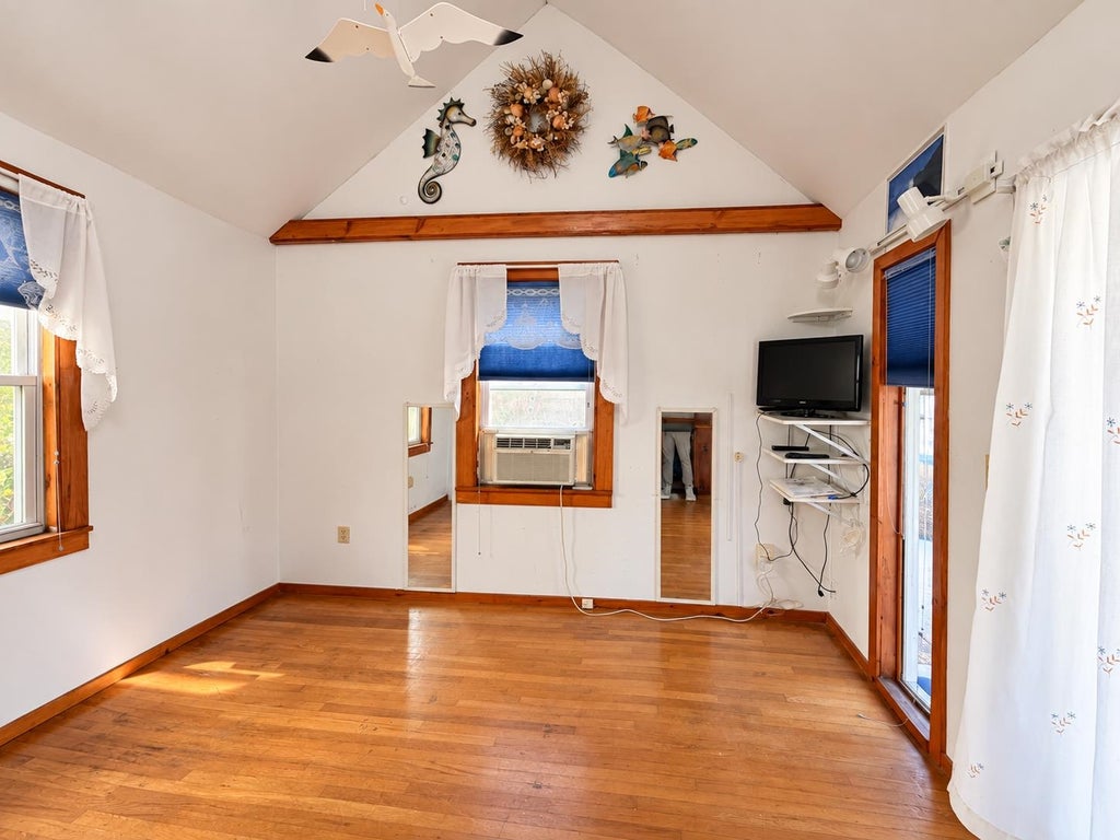 Photo of 17 Whitten Street #3, Hampton, NH 03842 (MLS # 5112977)