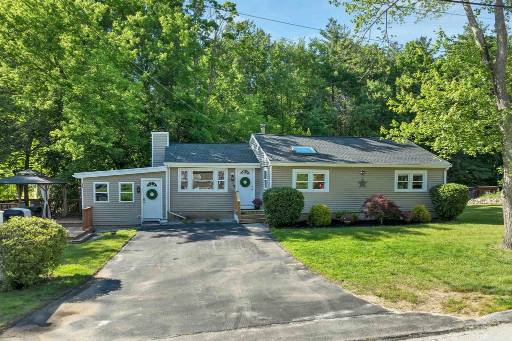 Photo of 5 Frenette Drive, Hudson, NH 03051 (MLS # 5093811)