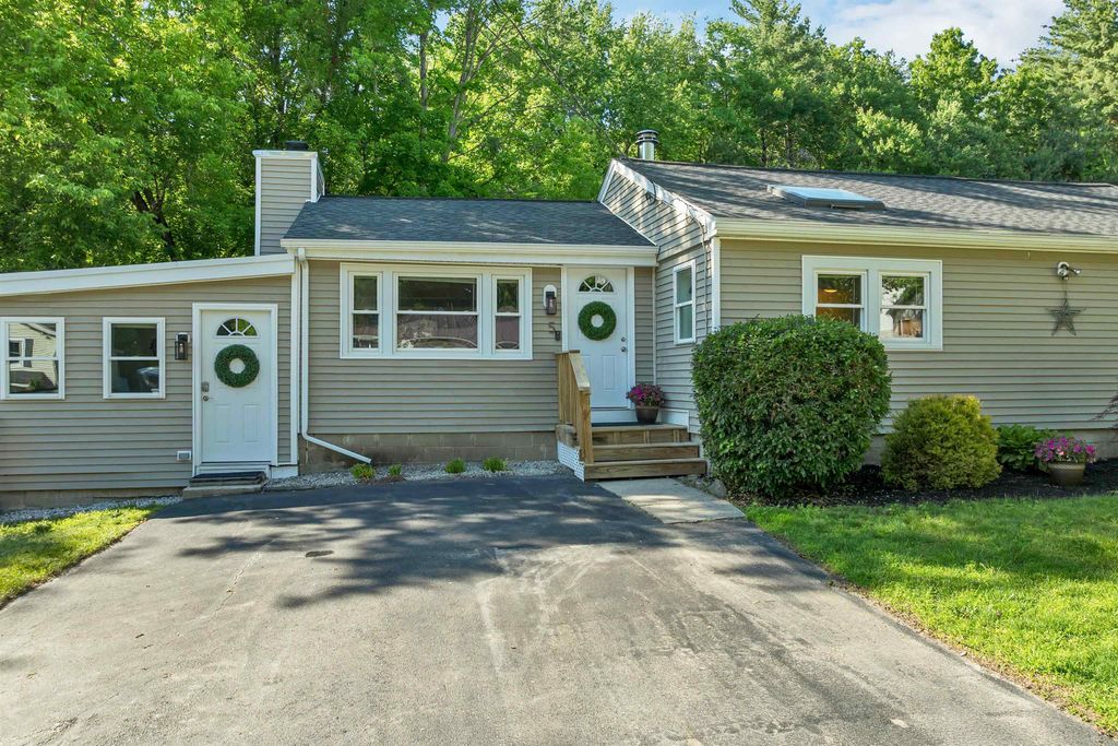 Photo of 5 Frenette Drive, Hudson, NH 03051 (MLS # 5093811)