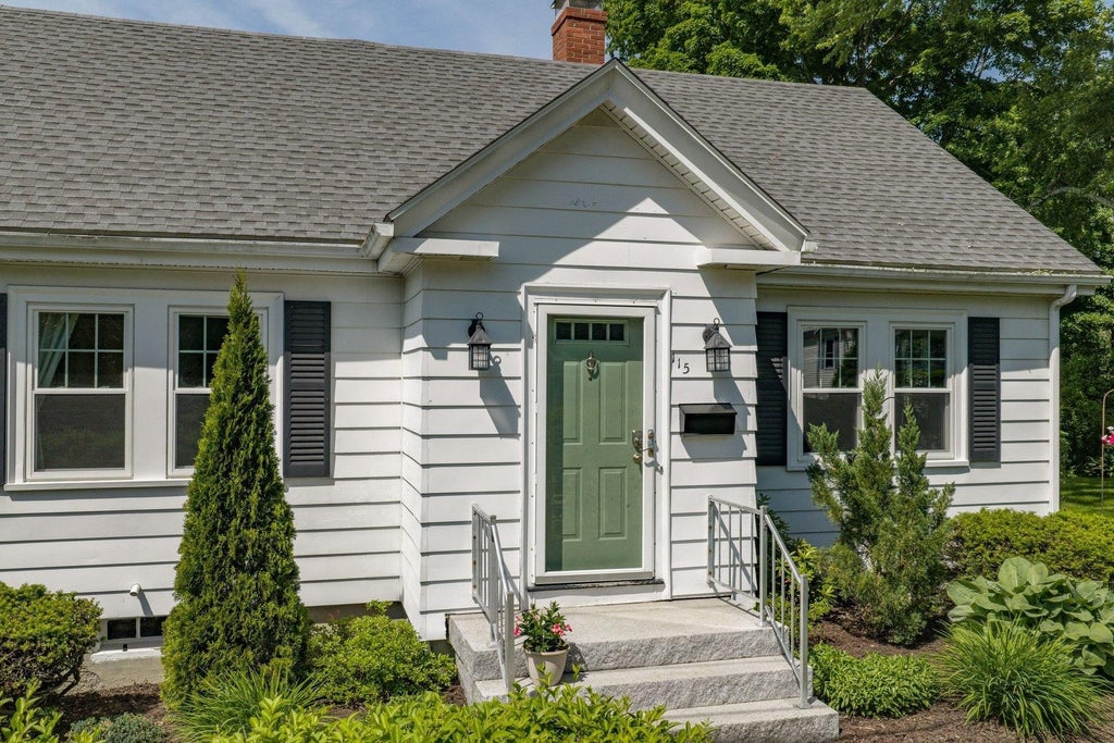 Photo of 115 Fairview Avenue, Portsmouth, NH 03801 (MLS # 5093643)