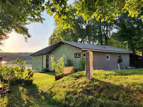 Photo of 6 Holiday Shore Drive, Dunbarton, NH 03046 (MLS # 5104506)