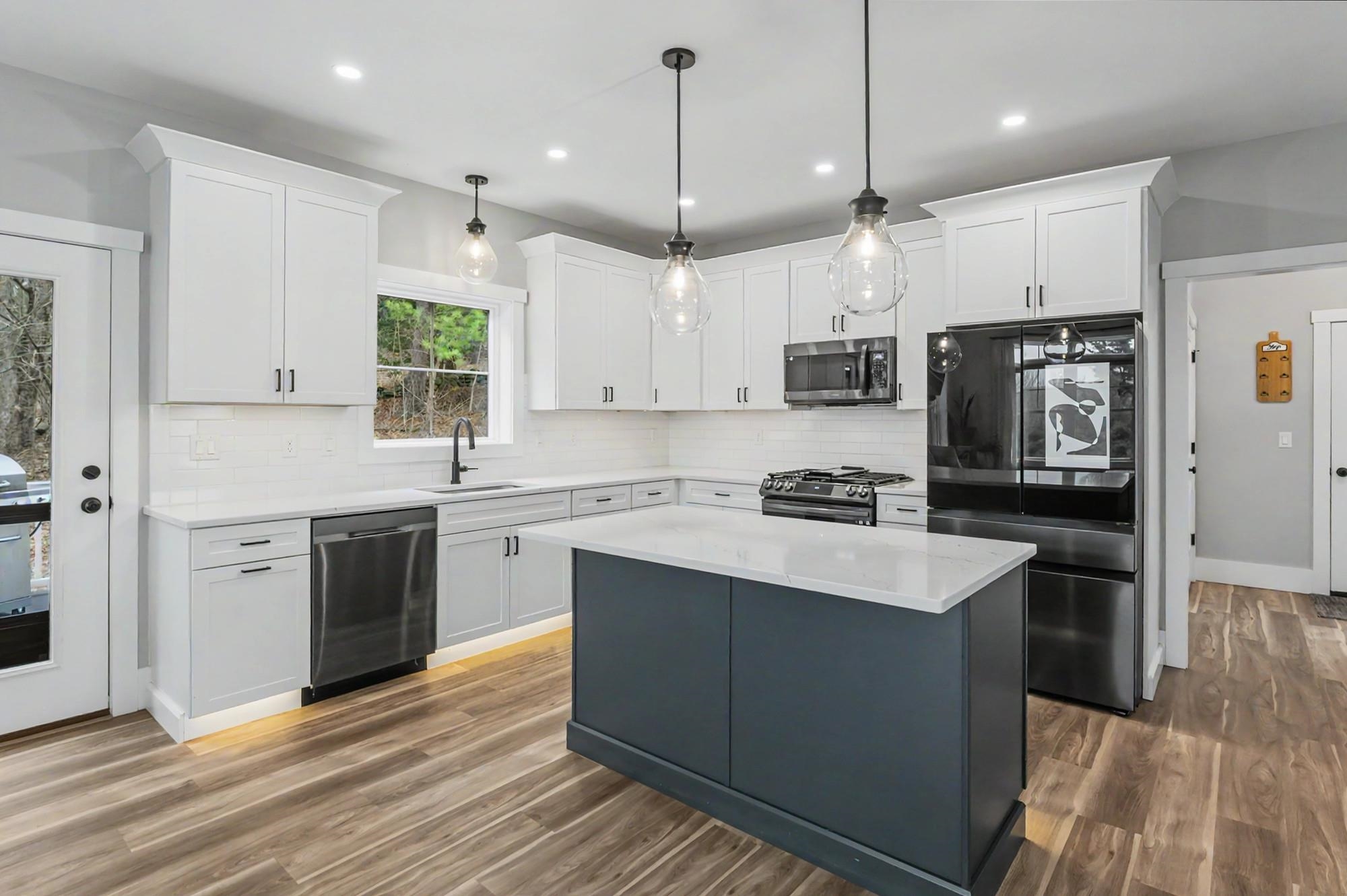 11 Hillside Drive