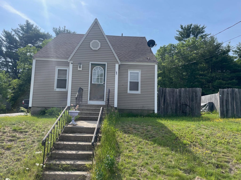 Photo of 23 Montgomery Drive, Farmington, NH 03835 (MLS # 5103715)