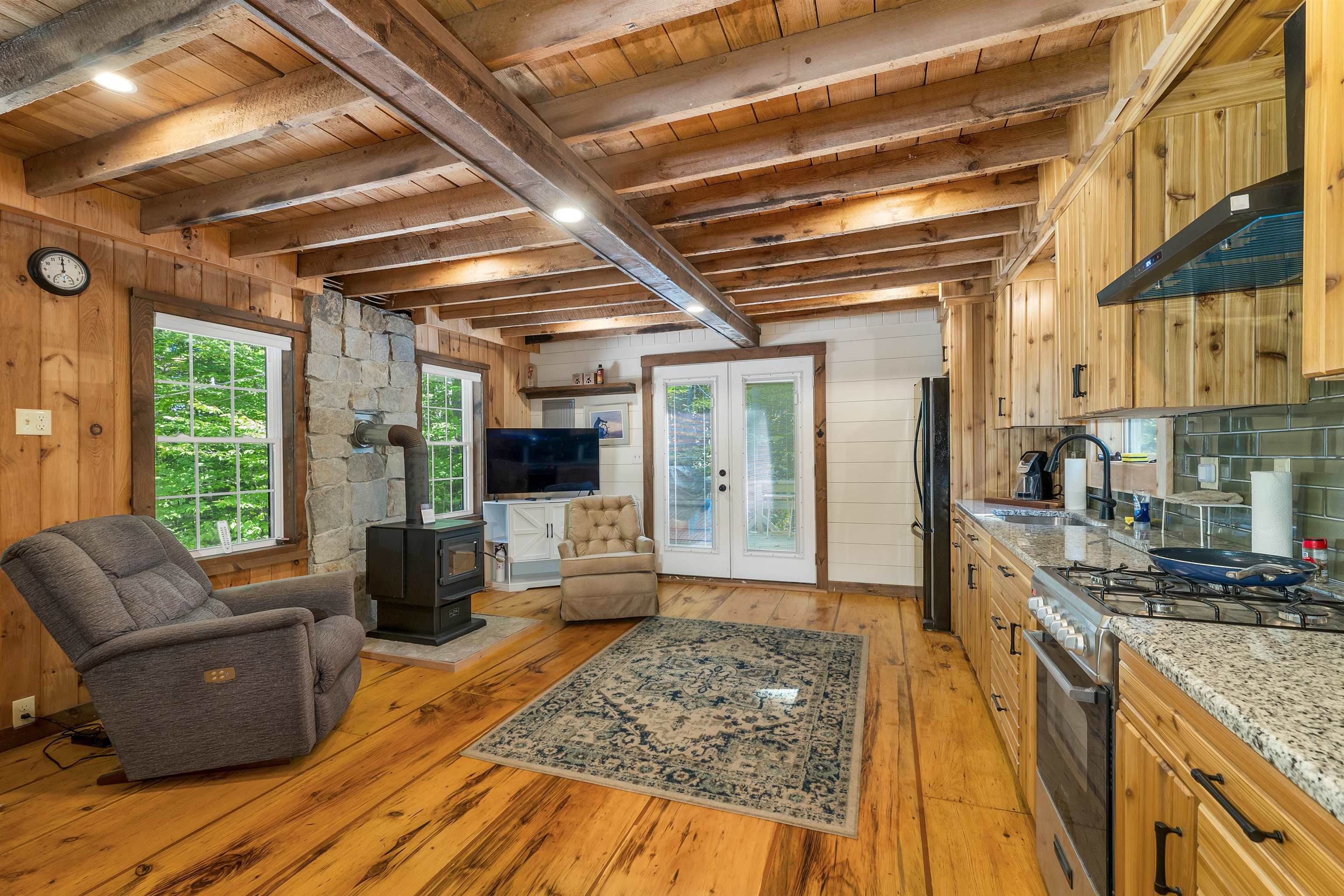 10 Moody Pond Road