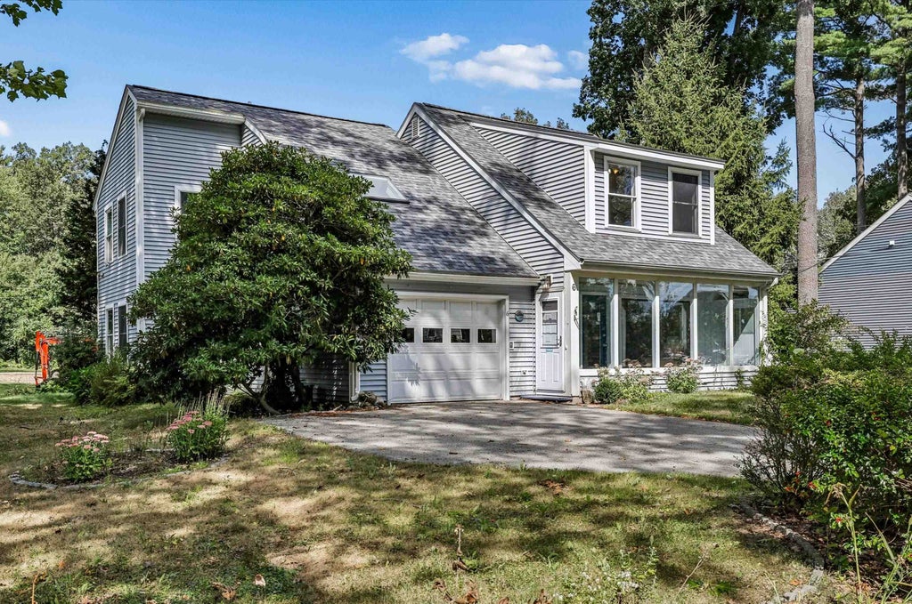 Photo of 6 Cote Drive, Dover, NH 03820 (MLS # 5110011)