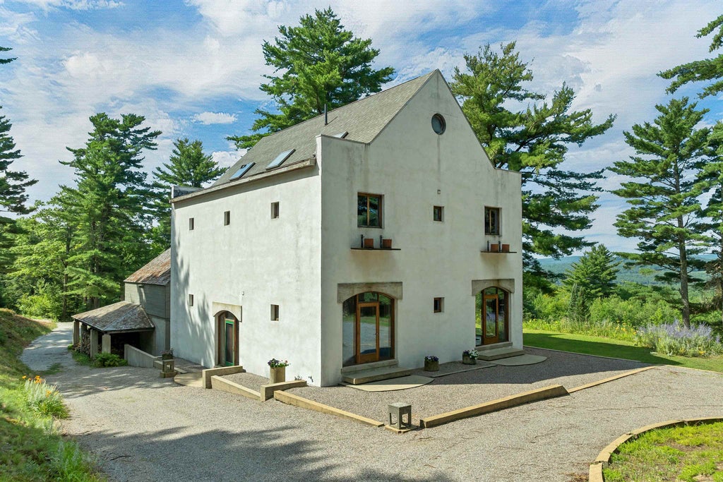 Photo of 439 Avery Hill Road, Alton, NH 03810 (MLS # 5104507)