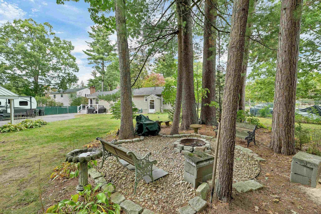 Photo of 175 Glen Forest Drive, Manchester, NH 03109 (MLS # 5112193)