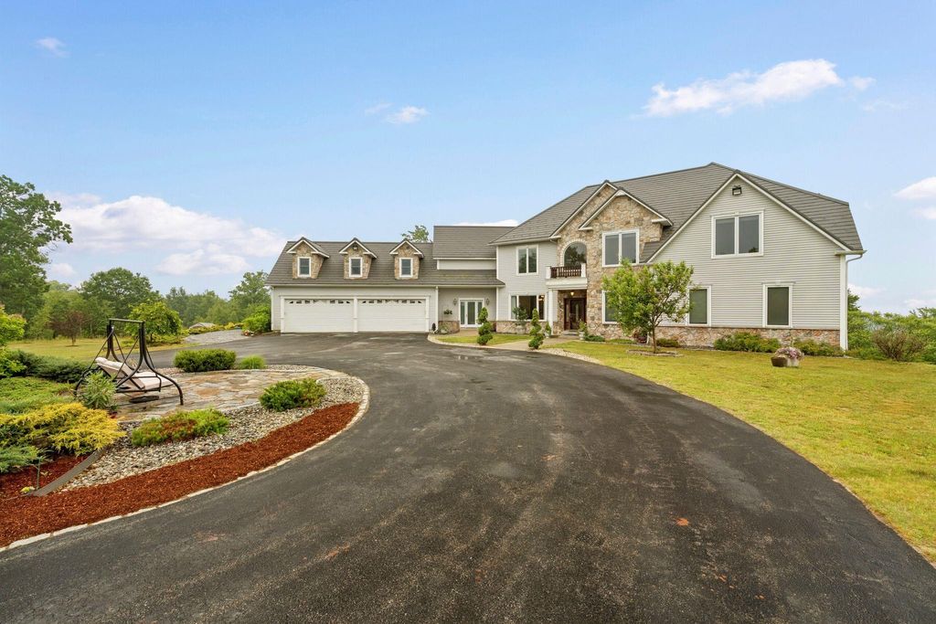 Photo of 129 North Road, Hillsborough, NH 03244 (MLS # 5096444)