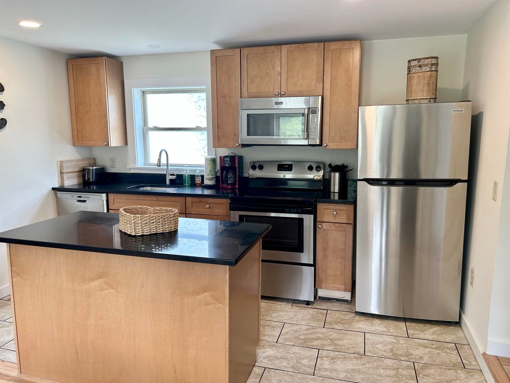 Photo of 62 Lower Main Street #3, Sunapee, NH 03782 (MLS # 5115087)