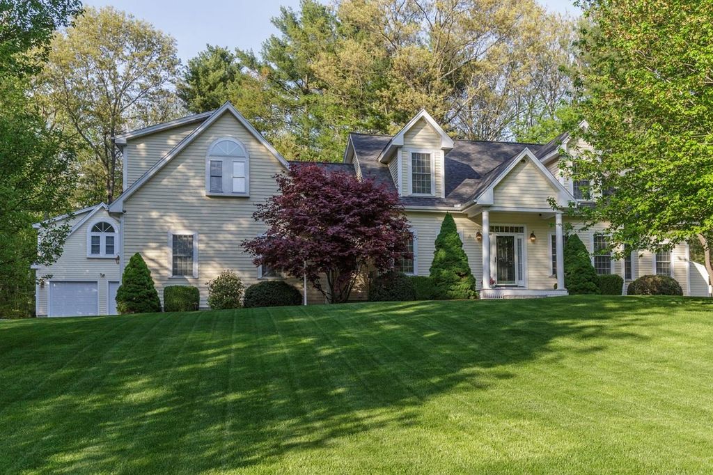 Photo of 5 Glastombury Drive, Sandown, NH 03873 (MLS # 5090686)