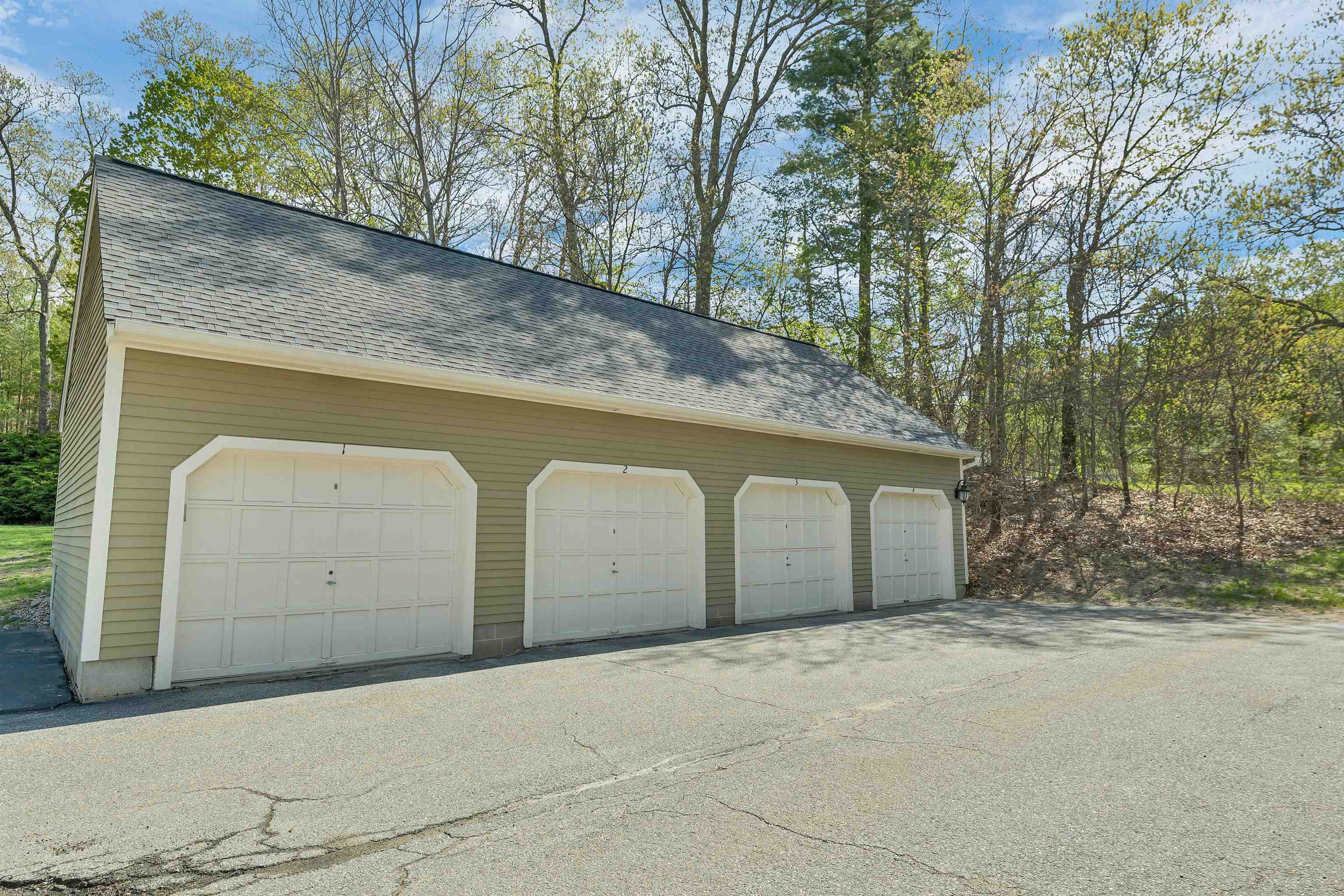 3 Seaver Brook Lane