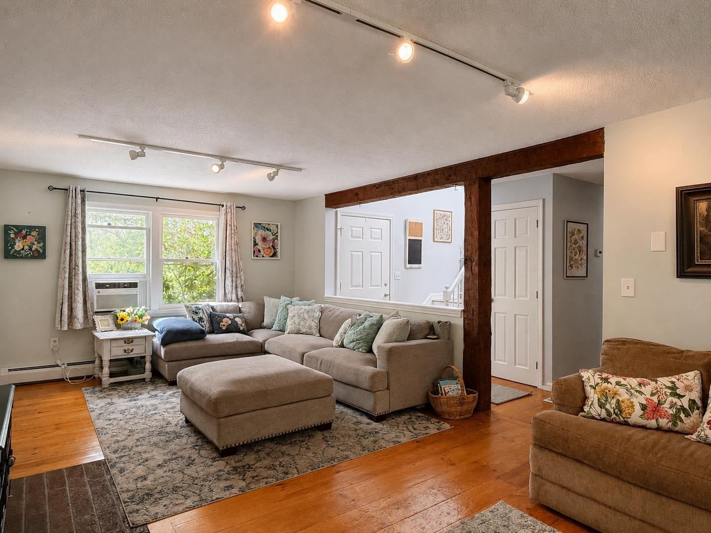 439 North River Road 5