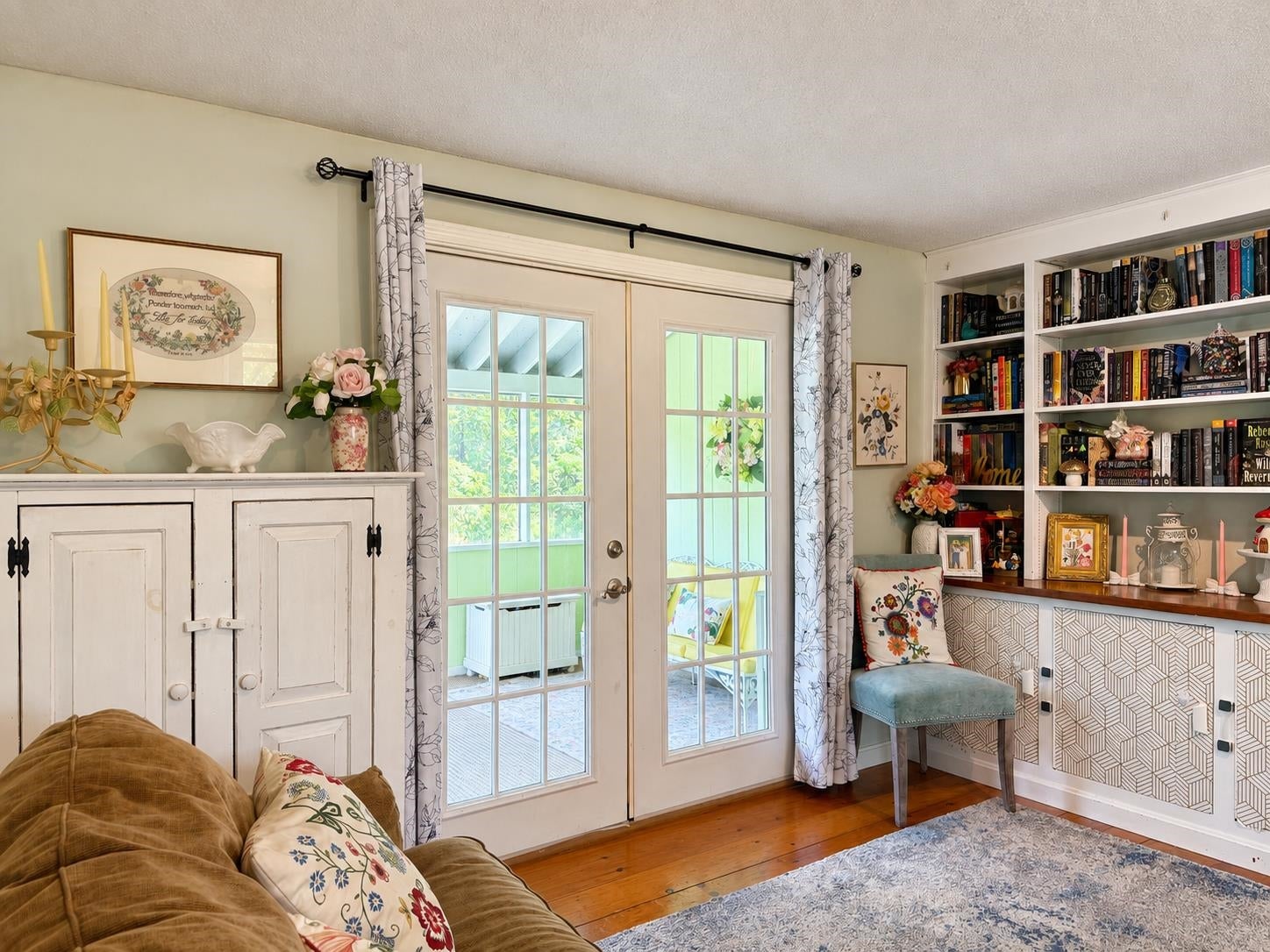 439 North River Road 5