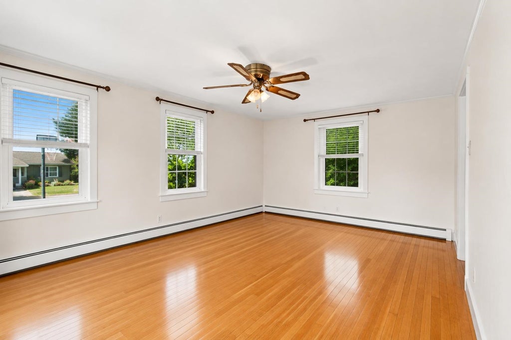 Photo of 12 Wathen Road, Bedford, NH 03110 (MLS # 5113463)