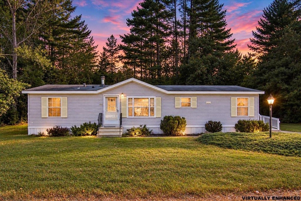 Photo of 202 Fire Pond Road, Hopkinton, NH 03229 (MLS # 5110482)