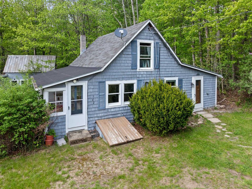 Photo of 102 Corliss Hill Road, Meredith, NH 03253 (MLS # 5082595)