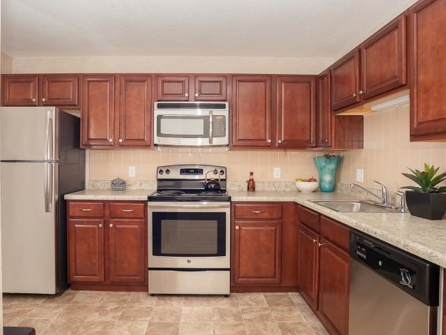 55 Greenview Drive - Photo 3