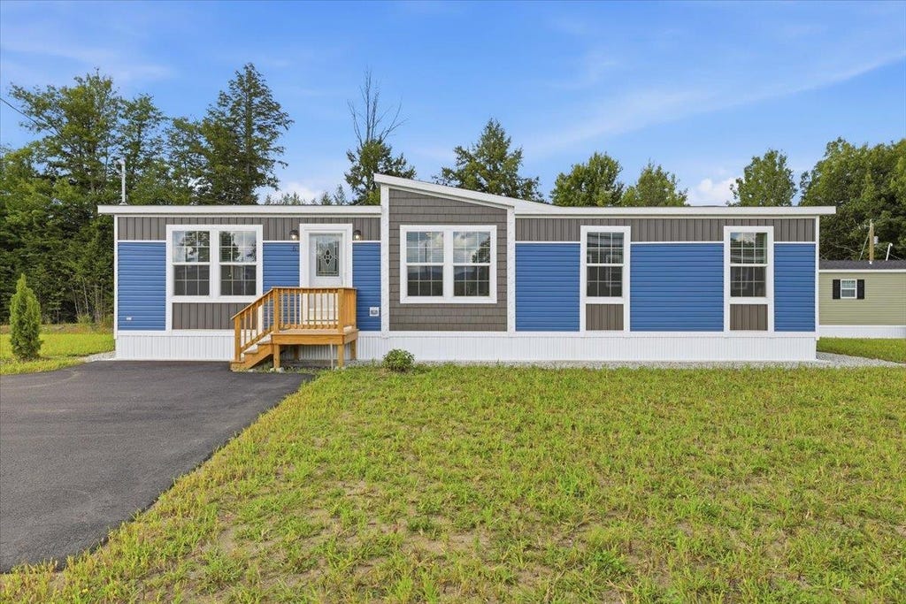 Photo of 6 Balsam Circle, Tilton, NH 03276 (MLS # 5105779)