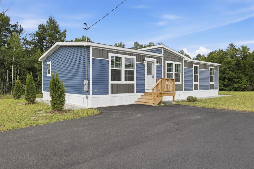 Photo of 6 Balsam Circle, Tilton, NH 03276 (MLS # 5105779)