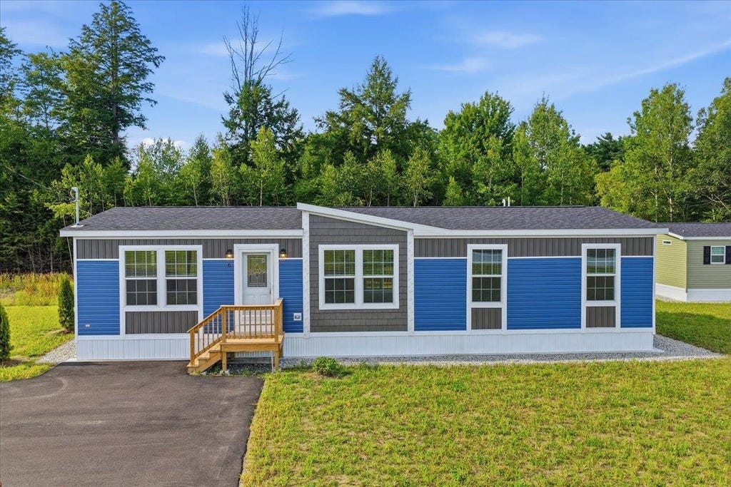 Photo of 6 Balsam Circle, Tilton, NH 03276 (MLS # 5105779)
