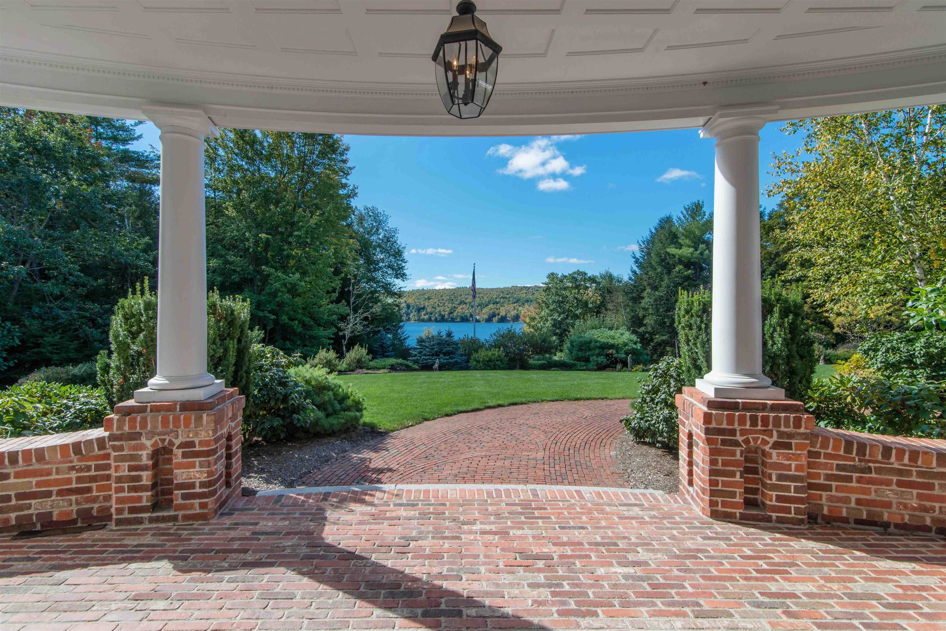 373 Lakeshore Drive