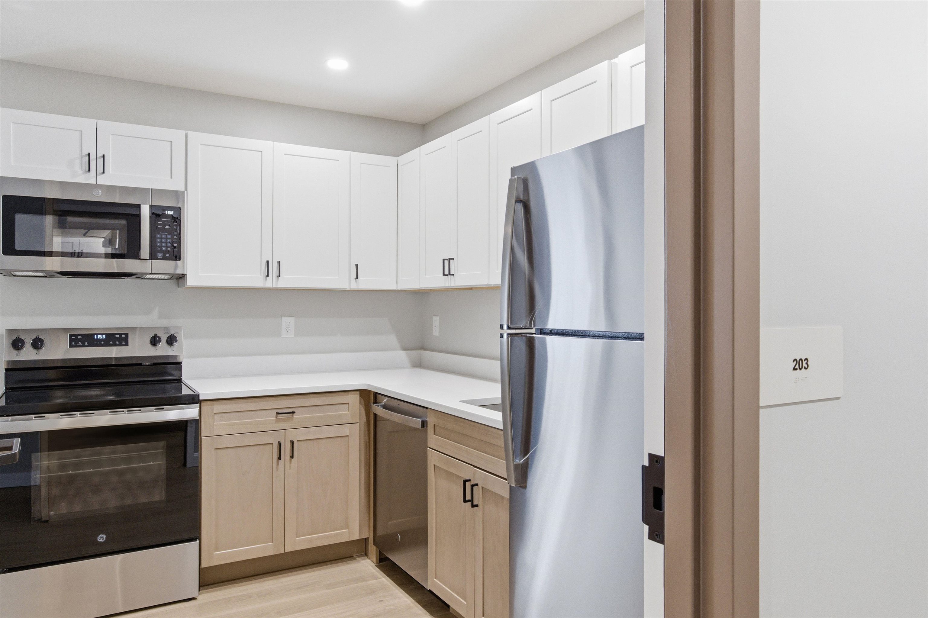 15 Mountain Road 203