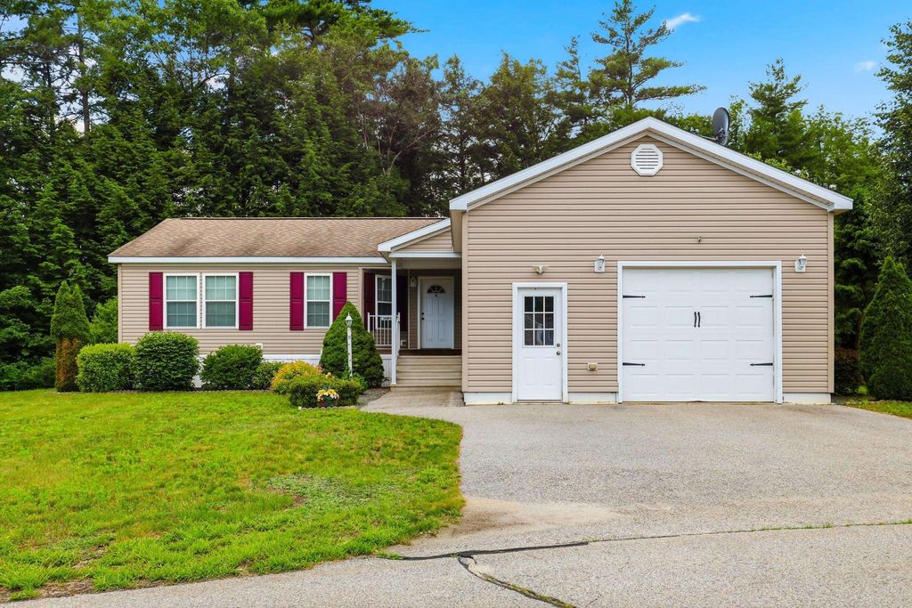 Photo of 11 Northbrook Drive, Tilton, NH 03276 (MLS # 5096639)