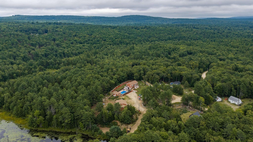 Photo of 86 Beaver Ridge Road, Barnstead, NH 03225 (MLS # 5105662)