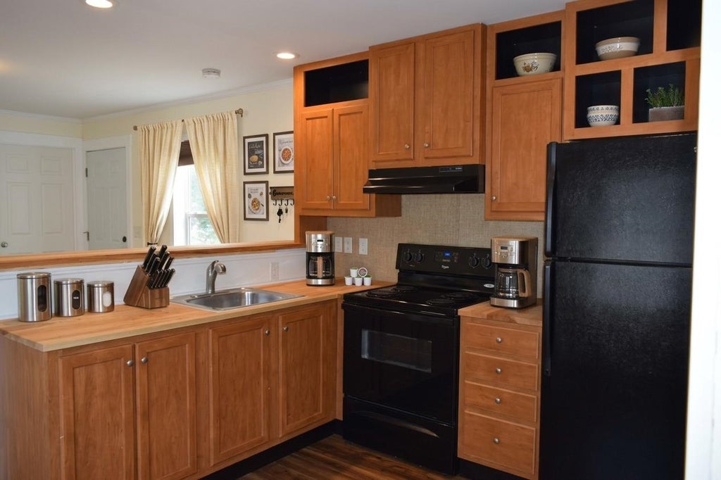 Photo of 26 Morton Street, Exeter, NH 03833 (MLS # 5112924)