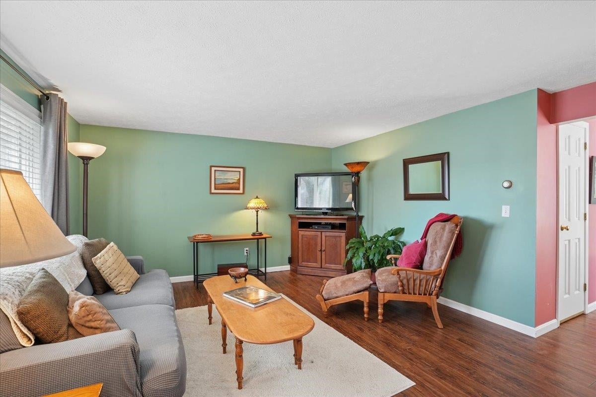 33 Eastmeadow Way