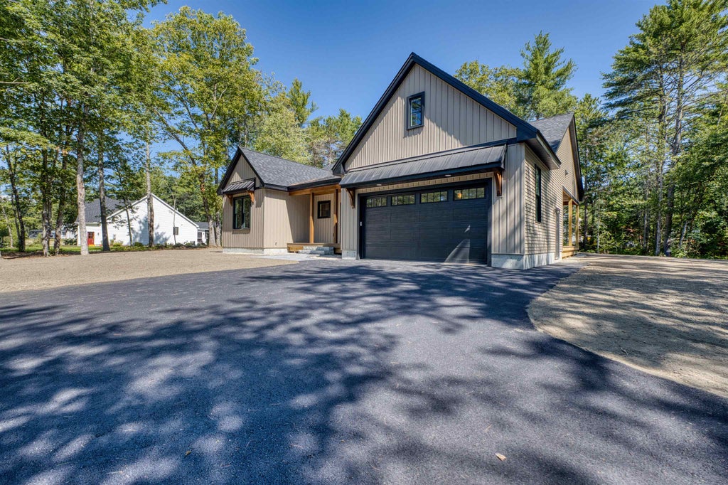 Photo of 10 Winchester Lane, Tuftonboro, NH 03850 (MLS # 5100567)