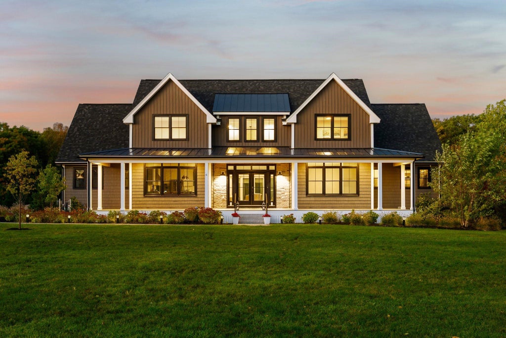Photo of 6 Shipwright Way, Newington, NH 03801 (MLS # 5113187)