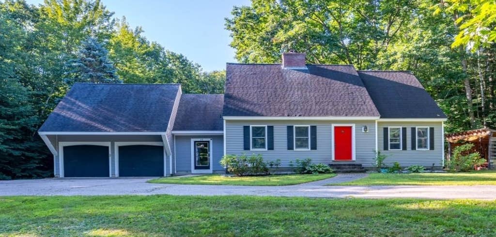 Photo of 35 Jack Frost Lane, Conway, NH 03818 (MLS # 5105159)