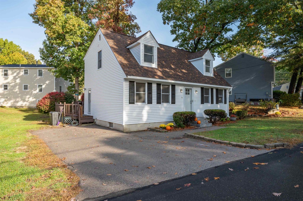 Photo of 36 Carlene Drive, Nashua, NH 03062 (MLS # 5114644)