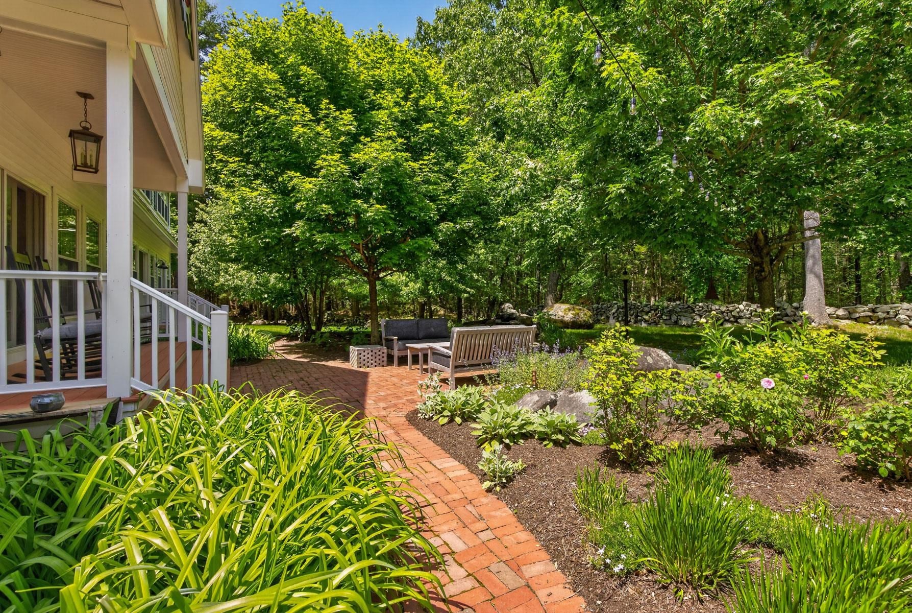 402 Bay Road